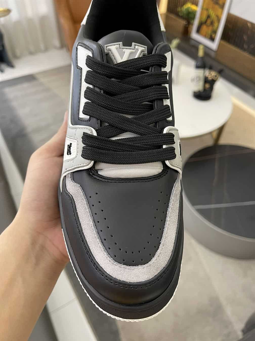 LOUIS VUITTON TRAINER SNEAKER - LSVT311