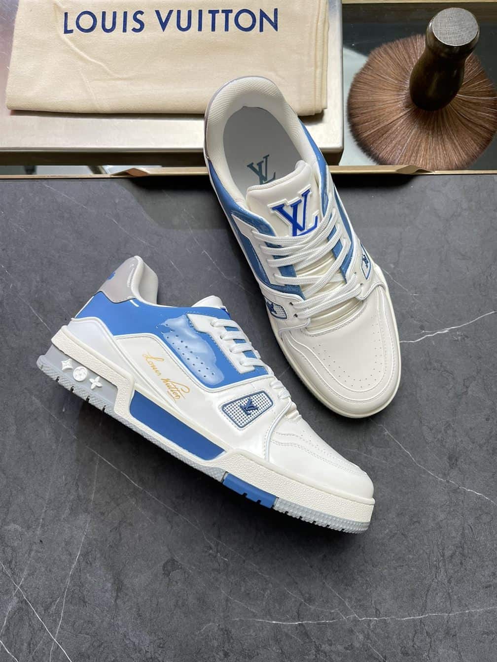 LOUIS VUITTON TRAINER SNEAKER - LSVT317