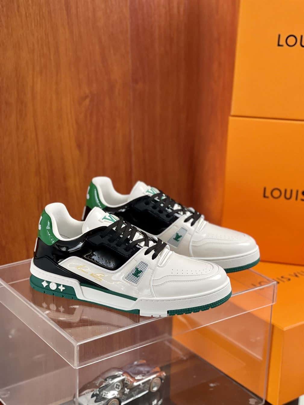 LOUIS VUITTON TRAINER SNEAKER - LSVT318