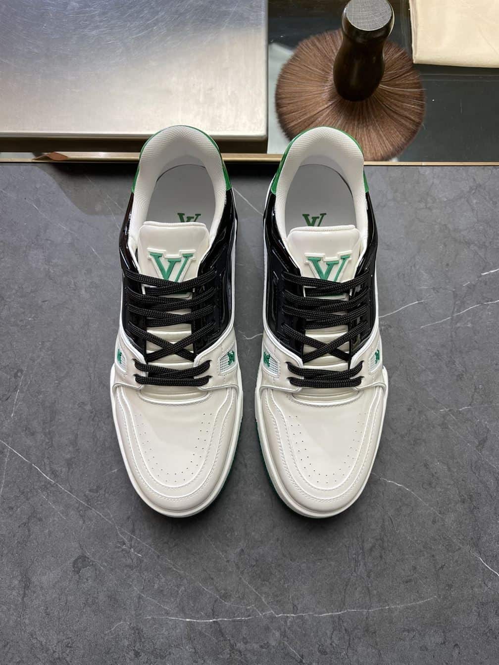 LOUIS VUITTON TRAINER SNEAKER - LSVT318