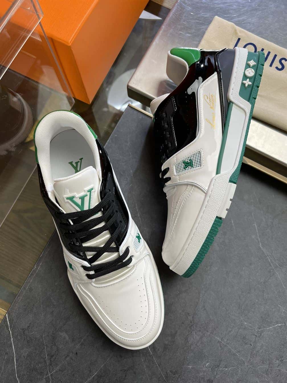 LOUIS VUITTON TRAINER SNEAKER - LSVT318