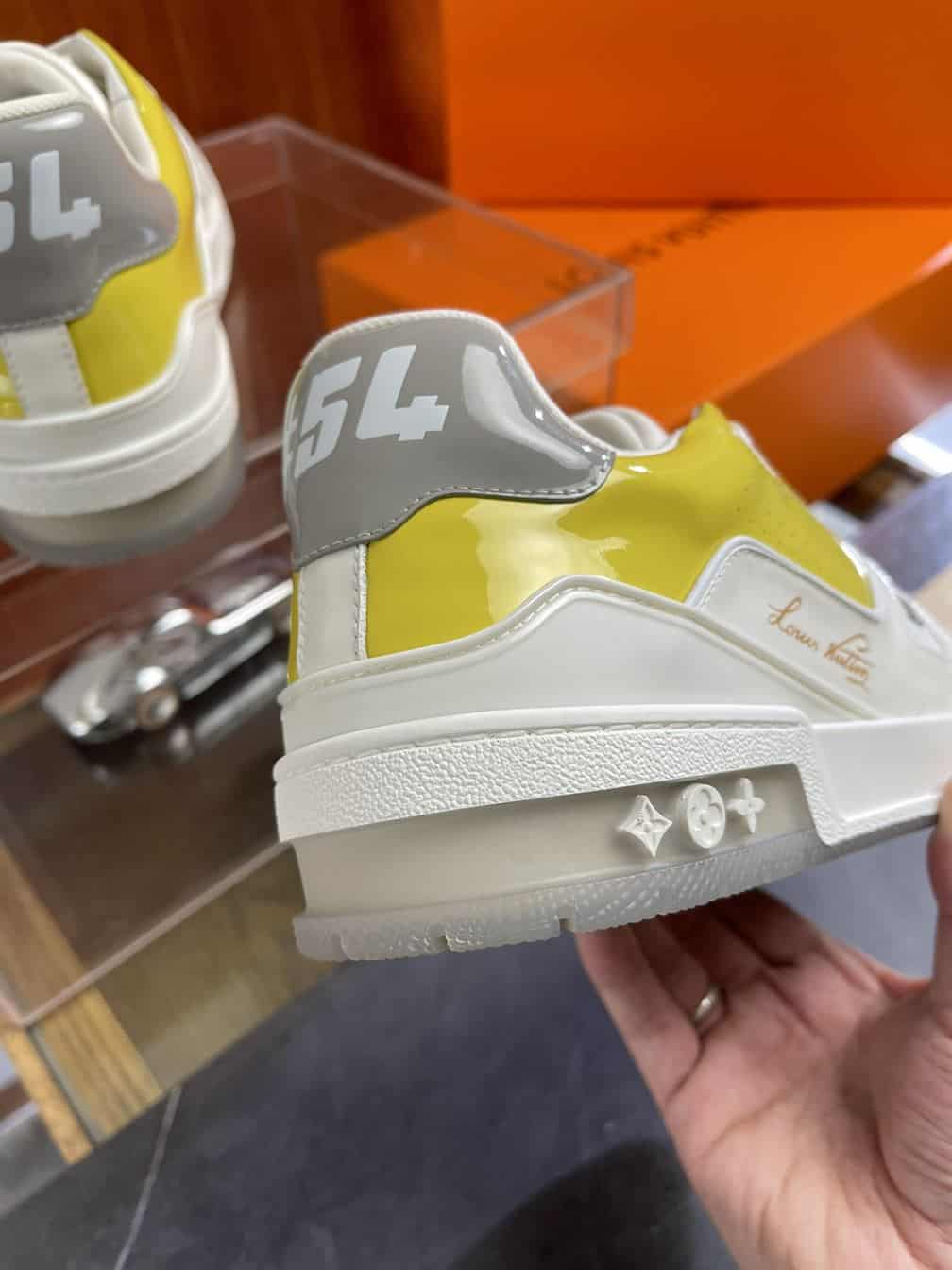 LOUIS VUITTON TRAINER SNEAKER - LSVT319