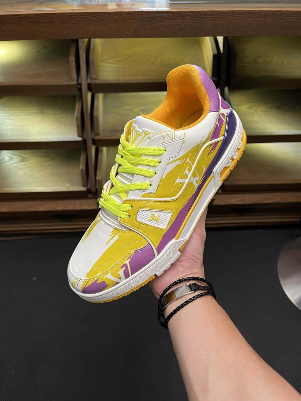 LOUIS VUITTON TRAINER SNEAKER - LSVT320