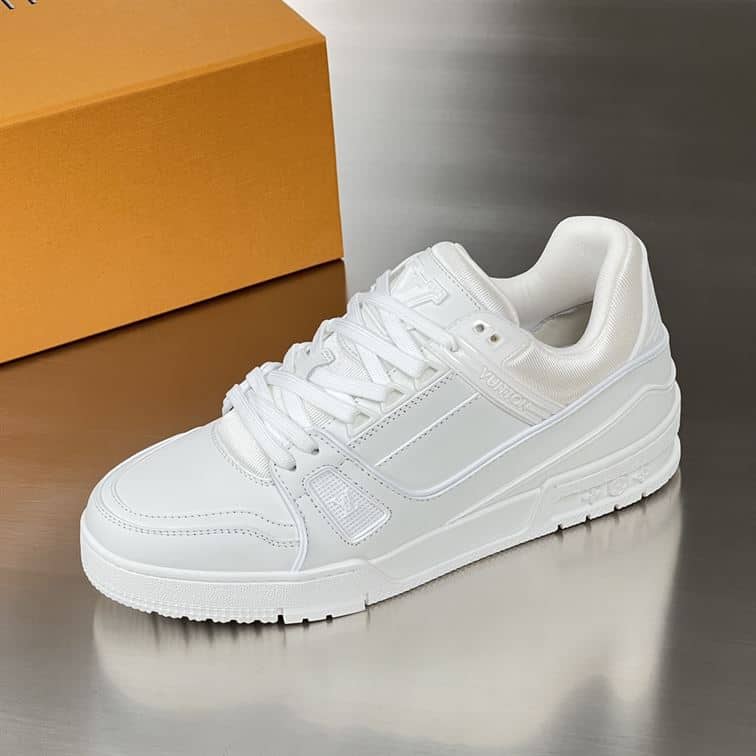 LOUIS VUITTON SNEAKER - LSVT305