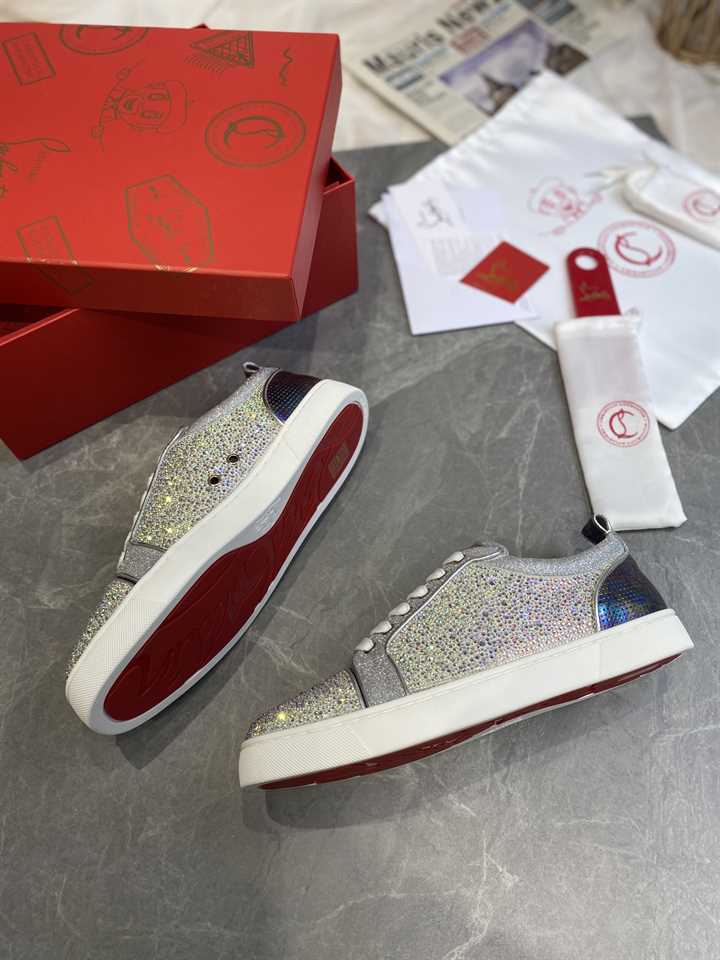 CHRISTIAN LOUBOUTIN LOW TOP SNEAKER - CL155