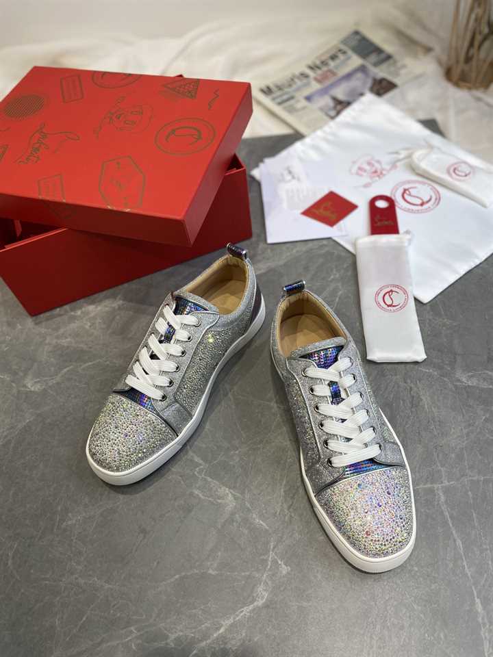 CHRISTIAN LOUBOUTIN LOW TOP SNEAKER - CL155