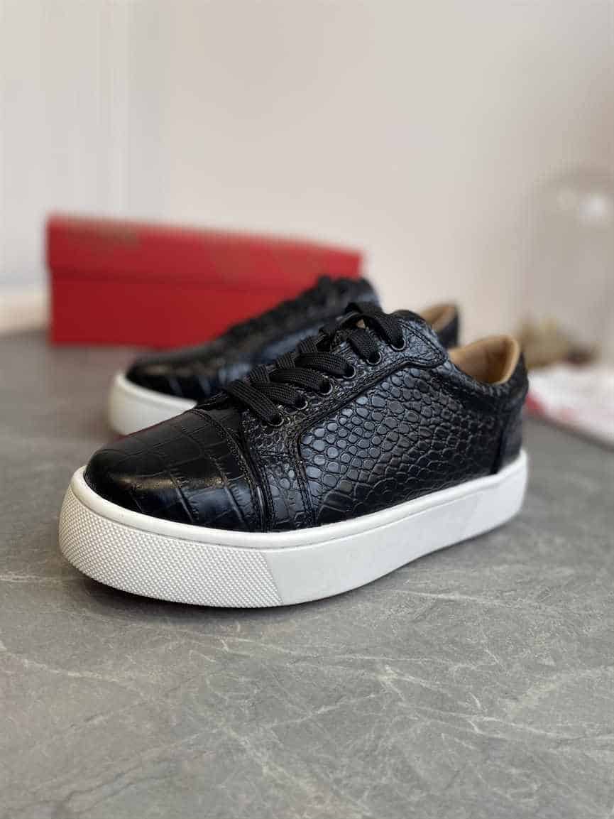 CHRISTIAN LOUBOUTIN LOW TOP SNEAKER - CL148