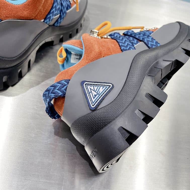 LOUIS VUITTON SNEAKER - LSVT321