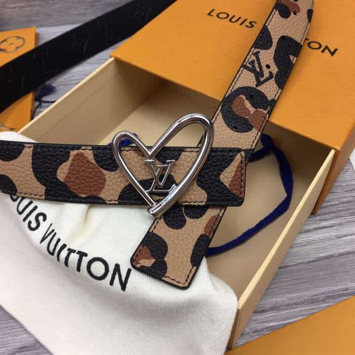 LOUIS VUITTON HEART BELT - B174