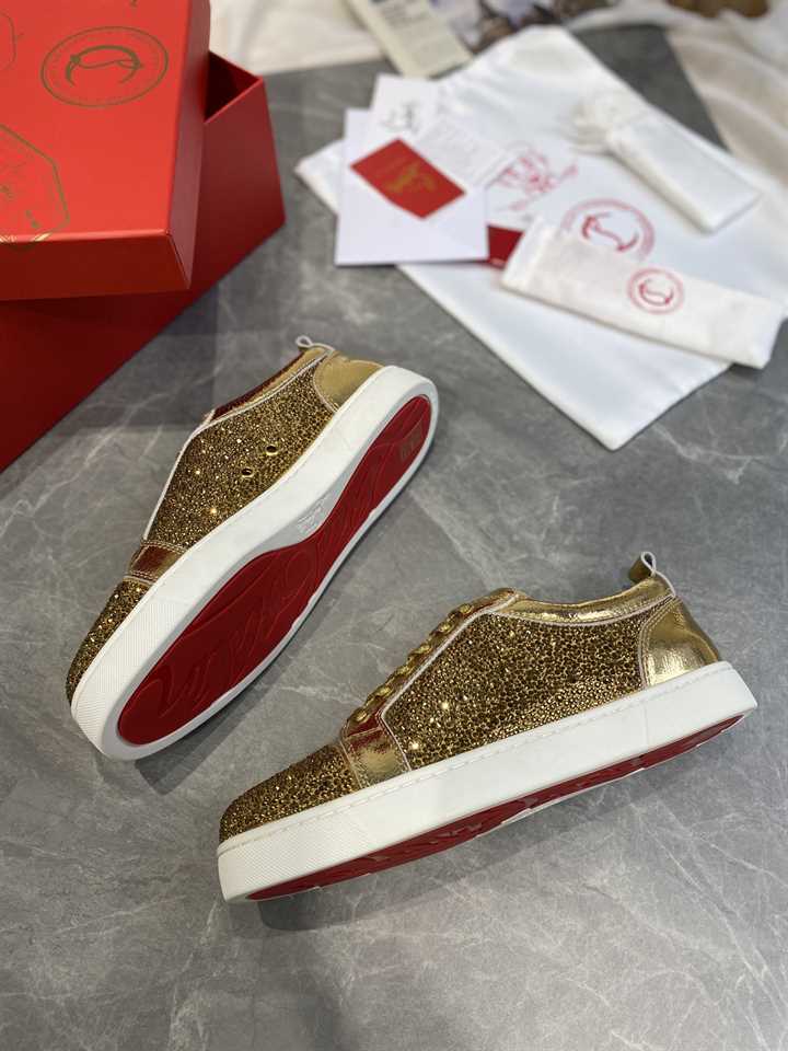 CHRISTIAN LOUBOUTIN LOW TOP SNEAKER - CL153