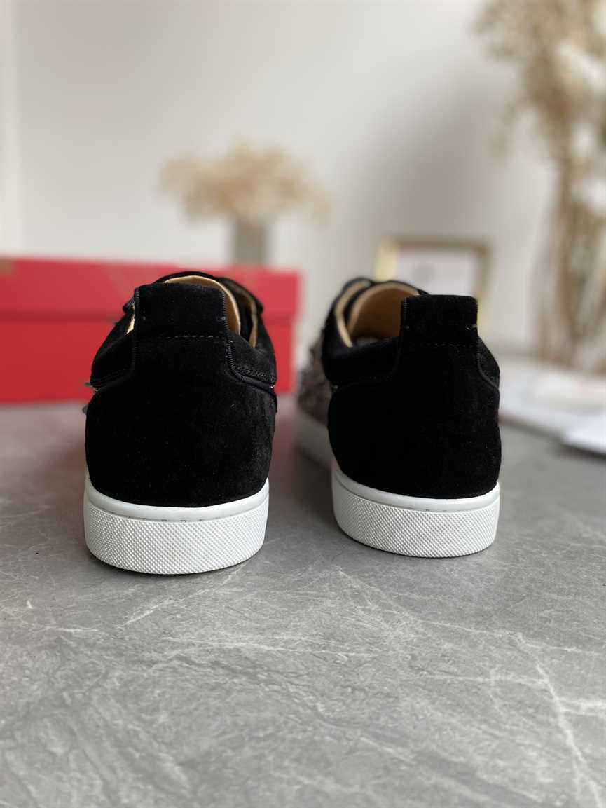 CHRISTIAN LOUBOUTIN LOW TOP SNEAKER - CL163