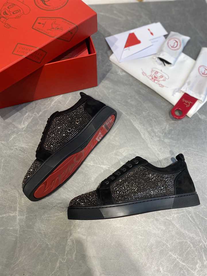 CHRISTIAN LOUBOUTIN LOW TOP SNEAKER - CL166