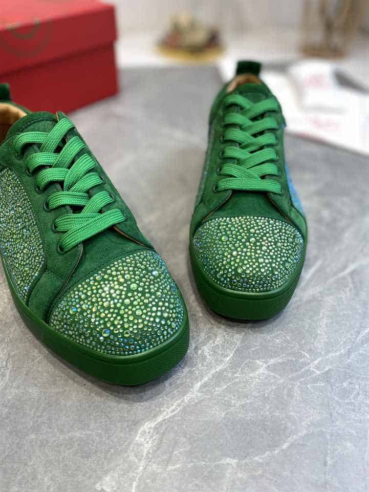 CHRISTIAN LOUBOUTIN LOW TOP SNEAKER - CL162