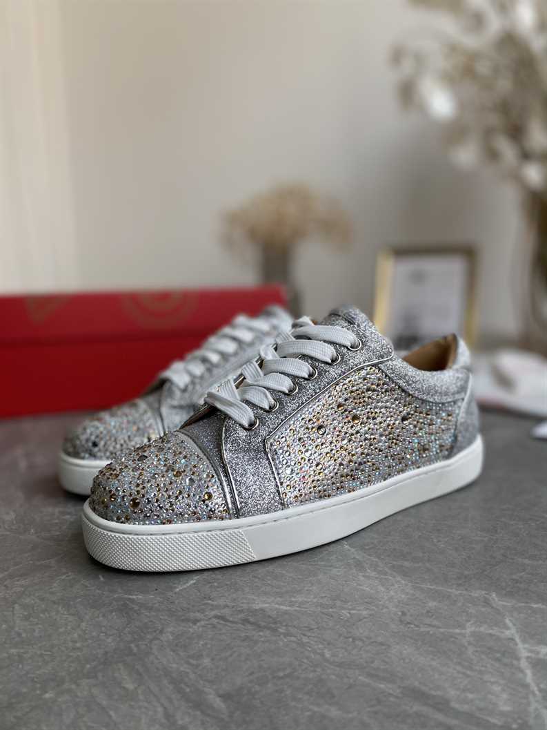CHRISTIAN LOUBOUTIN LOW TOP SNEAKER - CL165