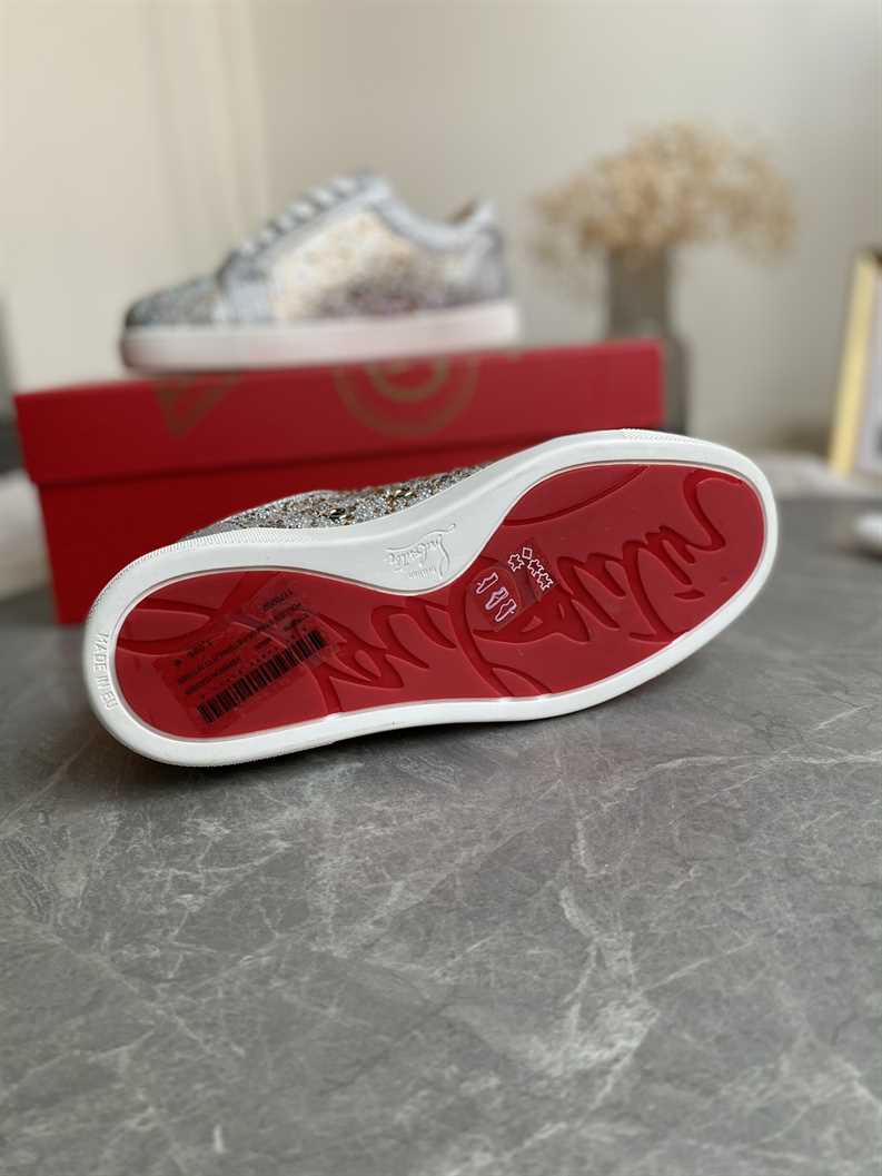 CHRISTIAN LOUBOUTIN LOW TOP SNEAKER - CL165