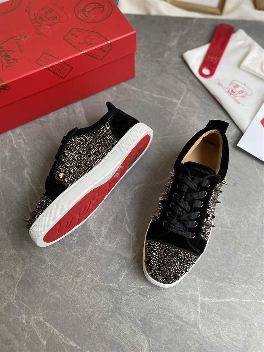 CHRISTIAN LOUBOUTIN LOW TOP SNEAKER - CL163