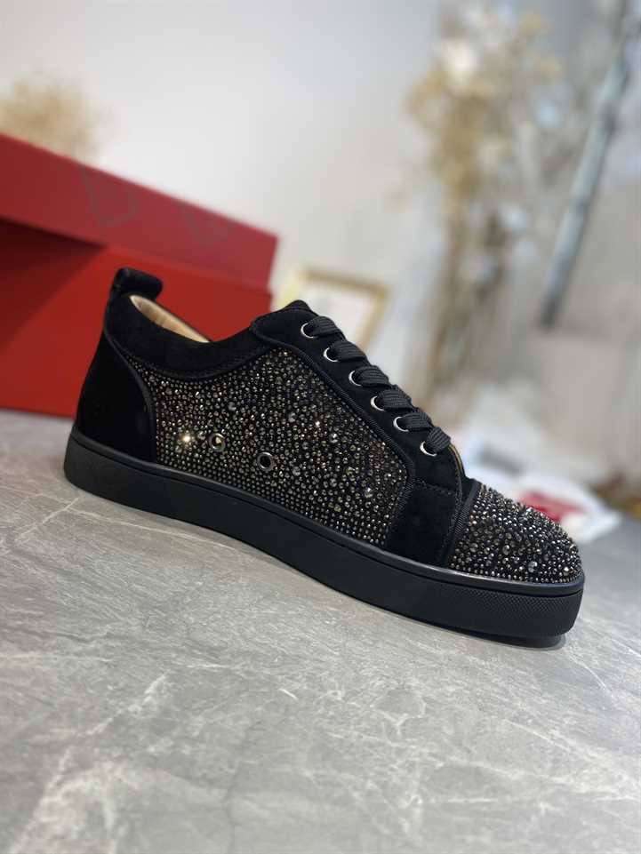 CHRISTIAN LOUBOUTIN LOW TOP SNEAKER - CL166