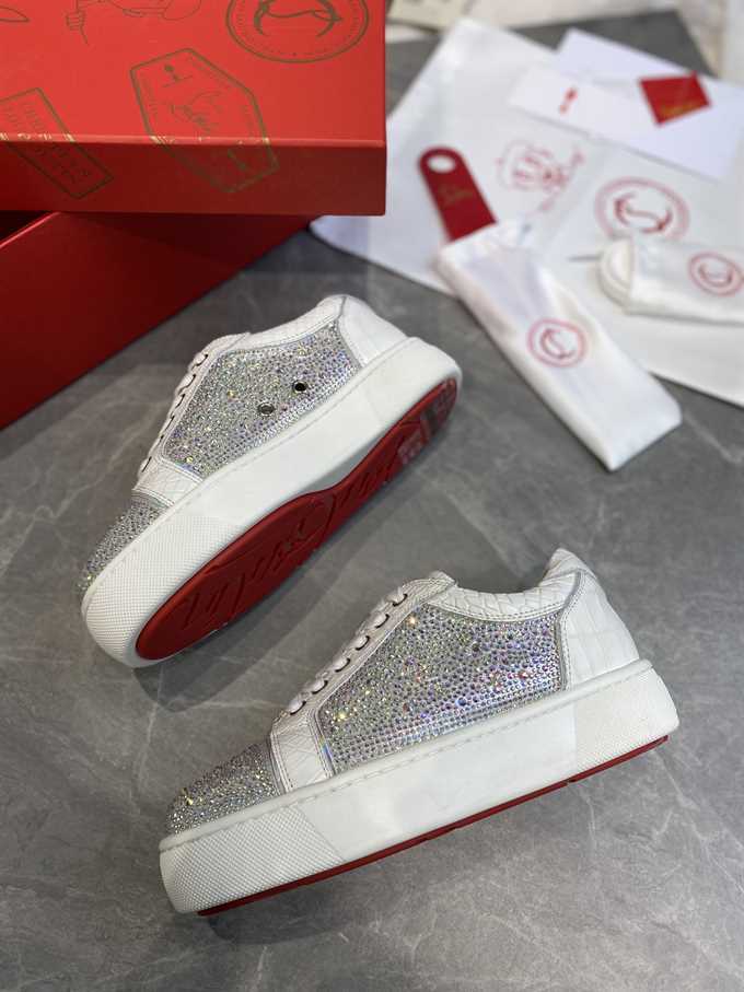 CHRISTIAN LOUBOUTIN LOW TOP SNEAKER - CL157
