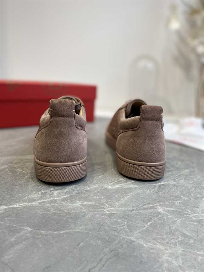 CHRISTIAN LOUBOUTIN LOW TOP SNEAKER - CL168