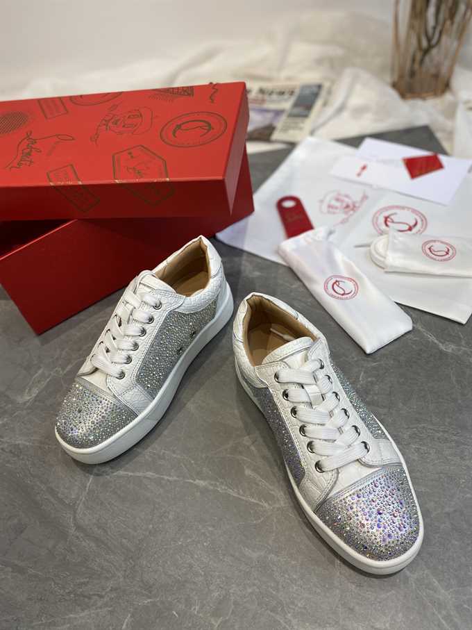 CHRISTIAN LOUBOUTIN LOW TOP SNEAKER - CL157