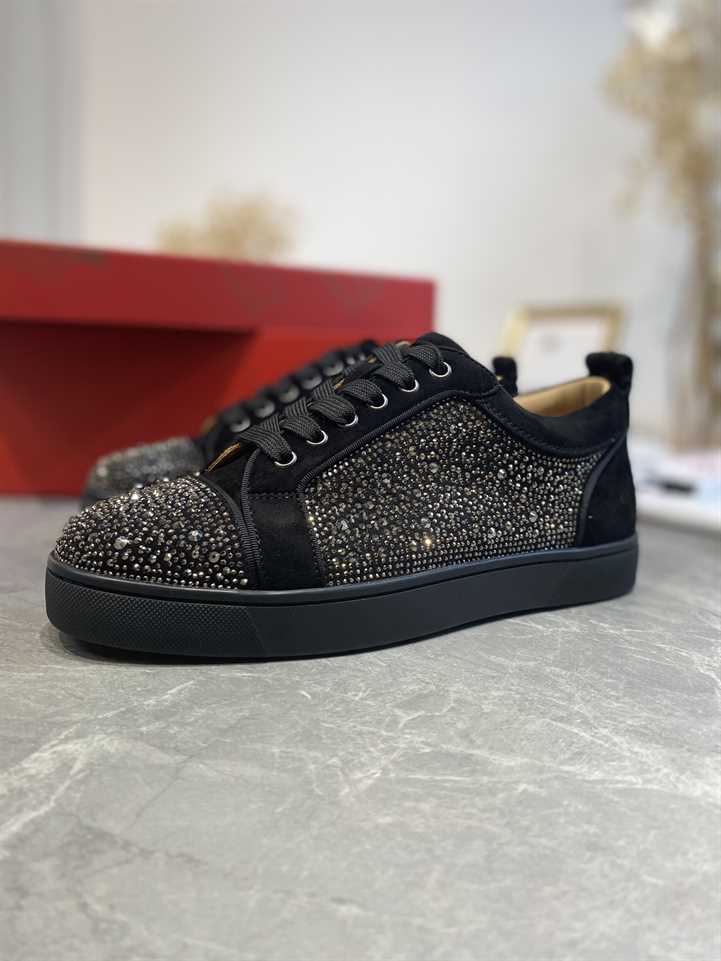 CHRISTIAN LOUBOUTIN LOW TOP SNEAKER - CL166