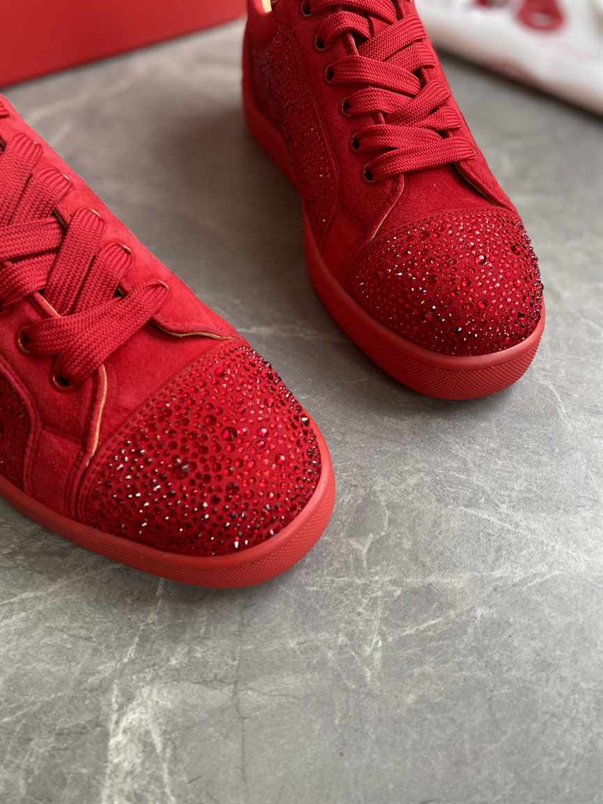 CHRISTIAN LOUBOUTIN LOW TOP SNEAKER - CL159