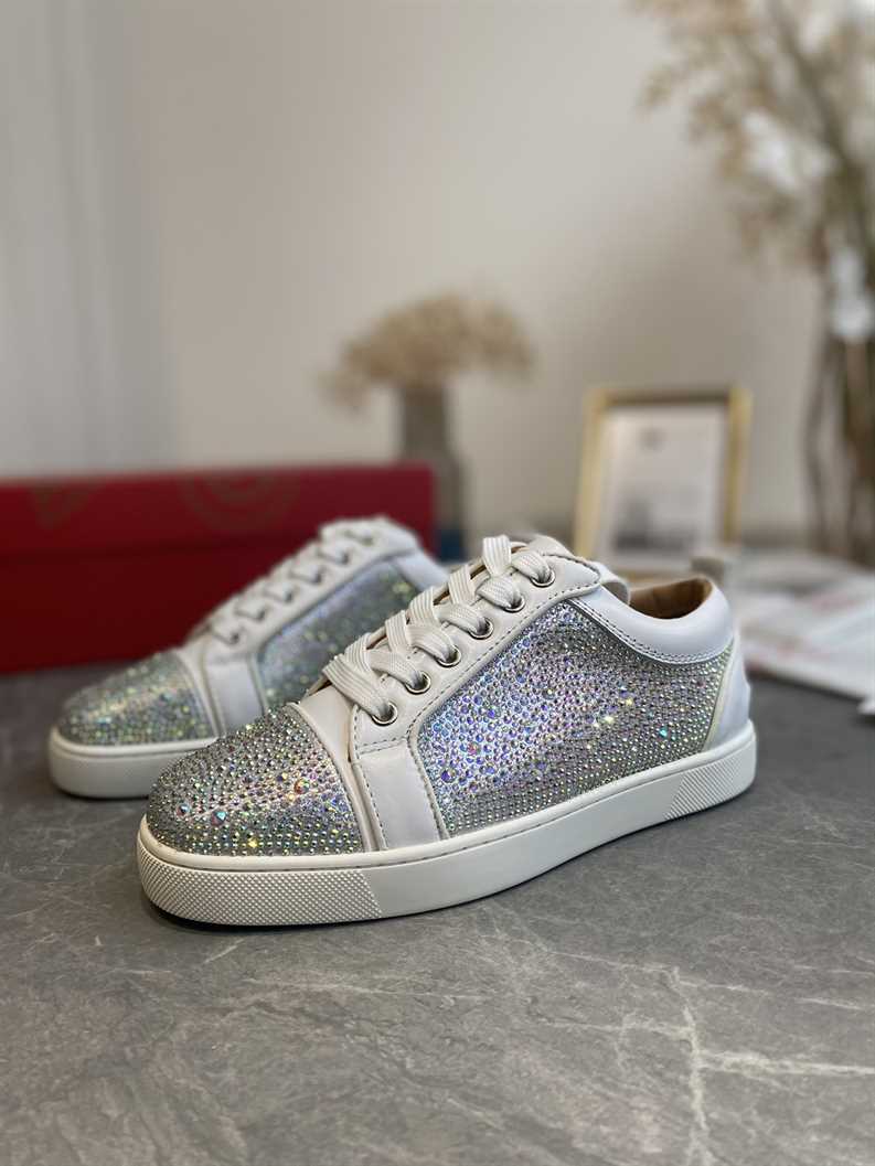 CHRISTIAN LOUBOUTIN LOW TOP SNEAKER - CL164