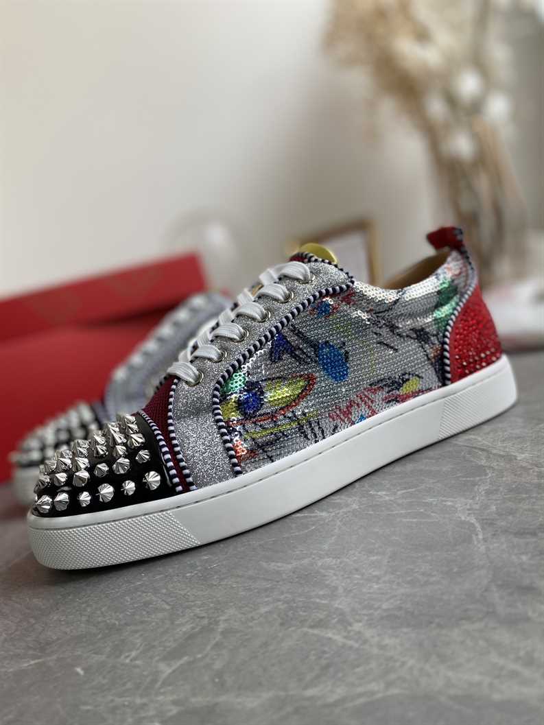 CHRISTIAN LOUBOUTIN LOW TOP SNEAKER - CL170