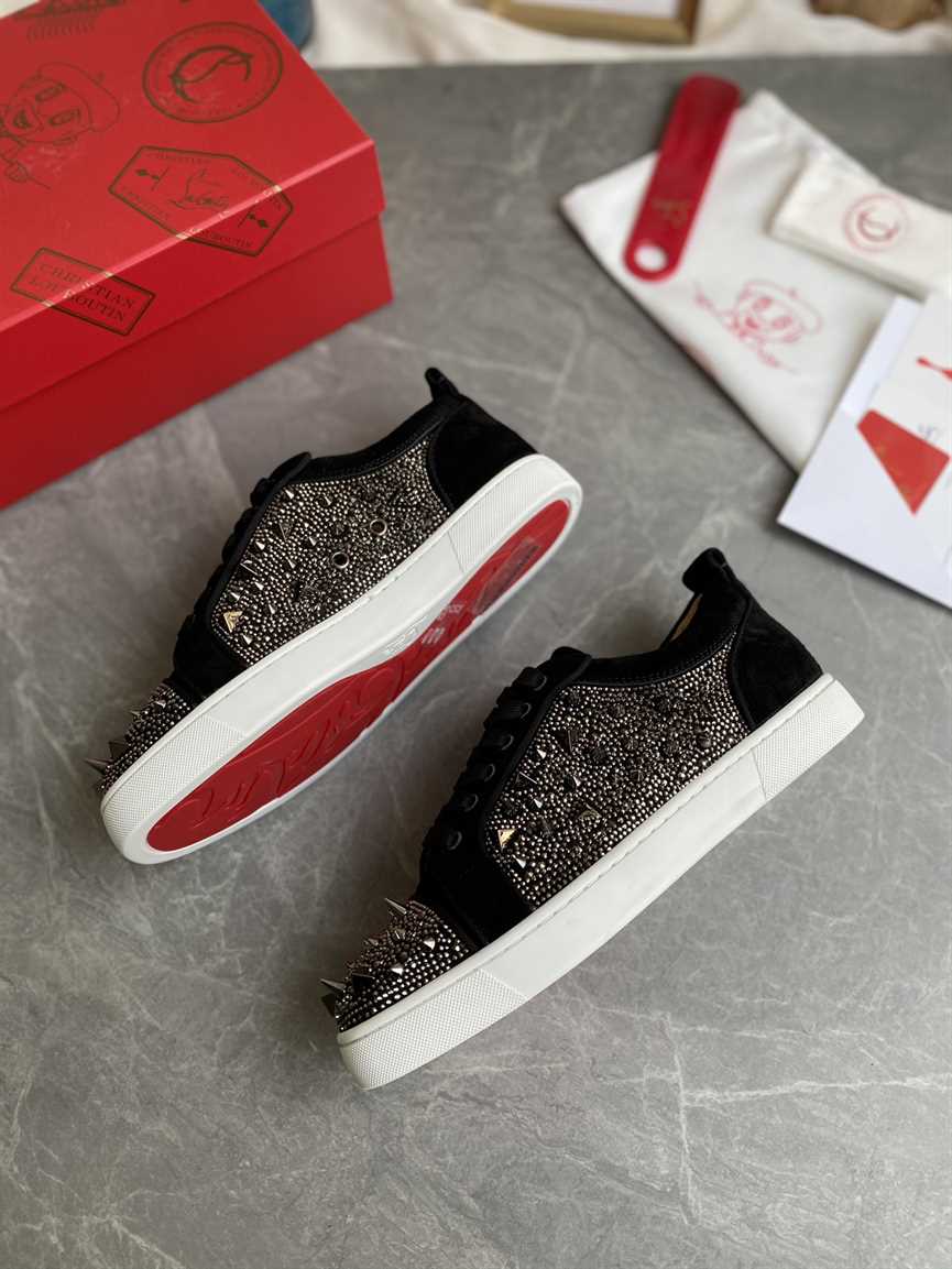 CHRISTIAN LOUBOUTIN LOW TOP SNEAKER - CL163