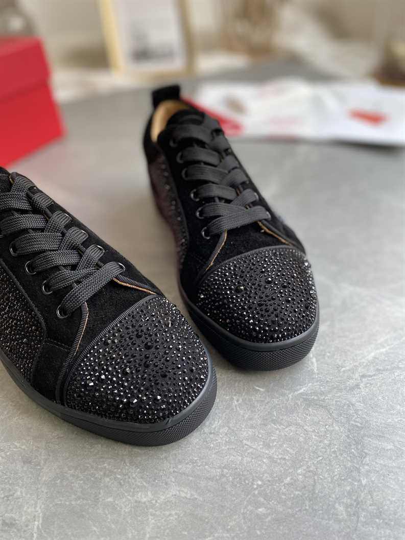 CHRISTIAN LOUBOUTIN LOW TOP SNEAKER - CL169