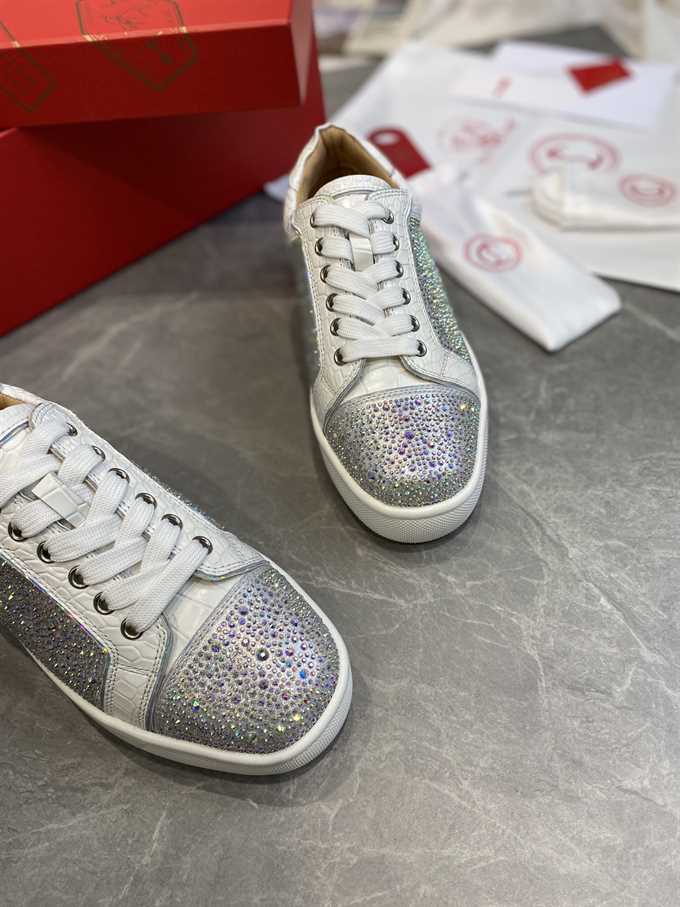 CHRISTIAN LOUBOUTIN LOW TOP SNEAKER - CL157