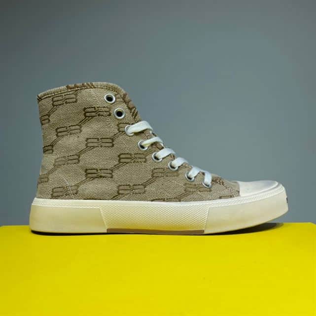 BALENCIAGA MEN'S PARIS HIGH TOP TRAINERS BB MONOGRAM IN BEIGE - BB209