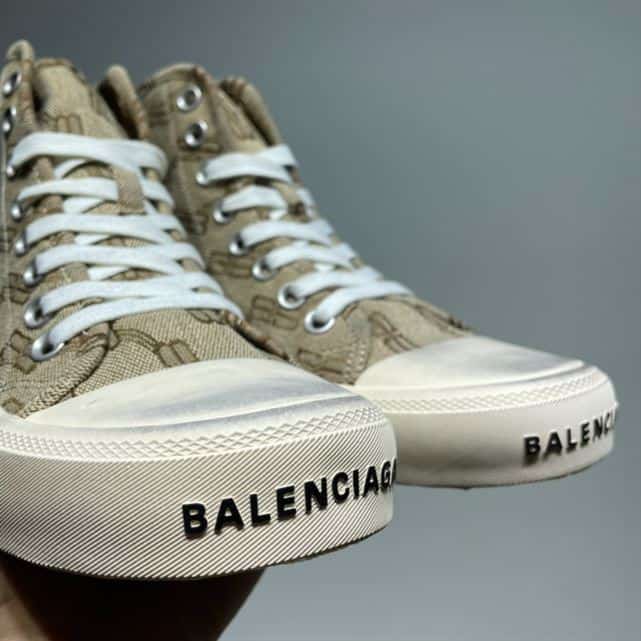 BALENCIAGA MEN'S PARIS HIGH TOP TRAINERS BB MONOGRAM IN BEIGE - BB209