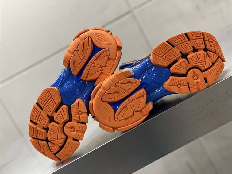 BALENCIAGA MEN'S RUNNER TRAINERS IN BLUE - BB206