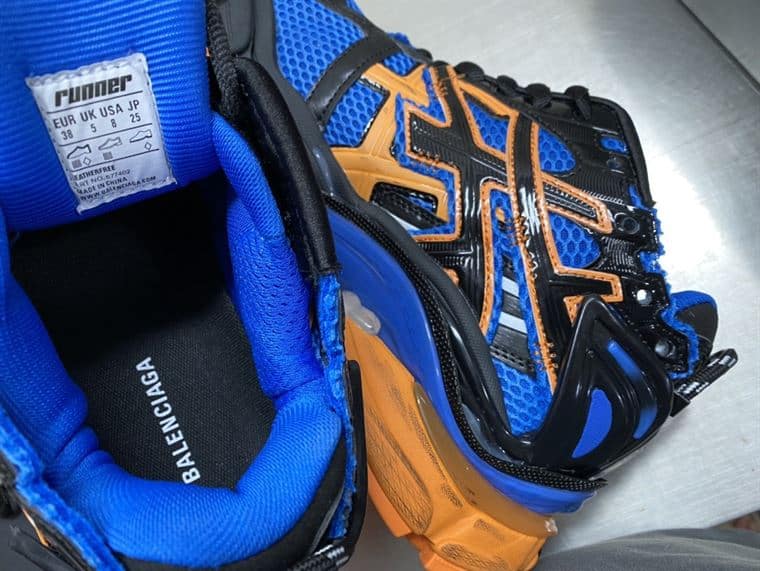 BALENCIAGA MEN'S RUNNER TRAINERS IN BLUE - BB206