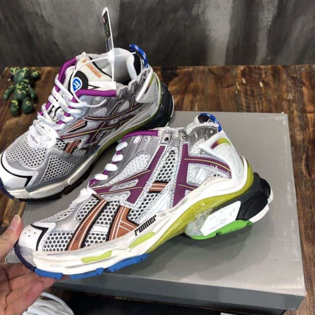 BALENCIAGA MEN'S RUNNER TRAINERS IN GREY - BB207