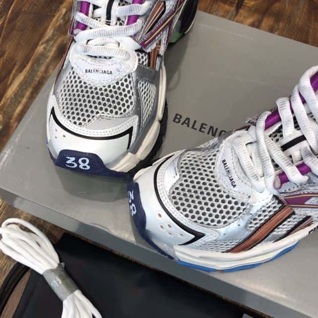 BALENCIAGA MEN'S RUNNER TRAINERS IN GREY - BB207