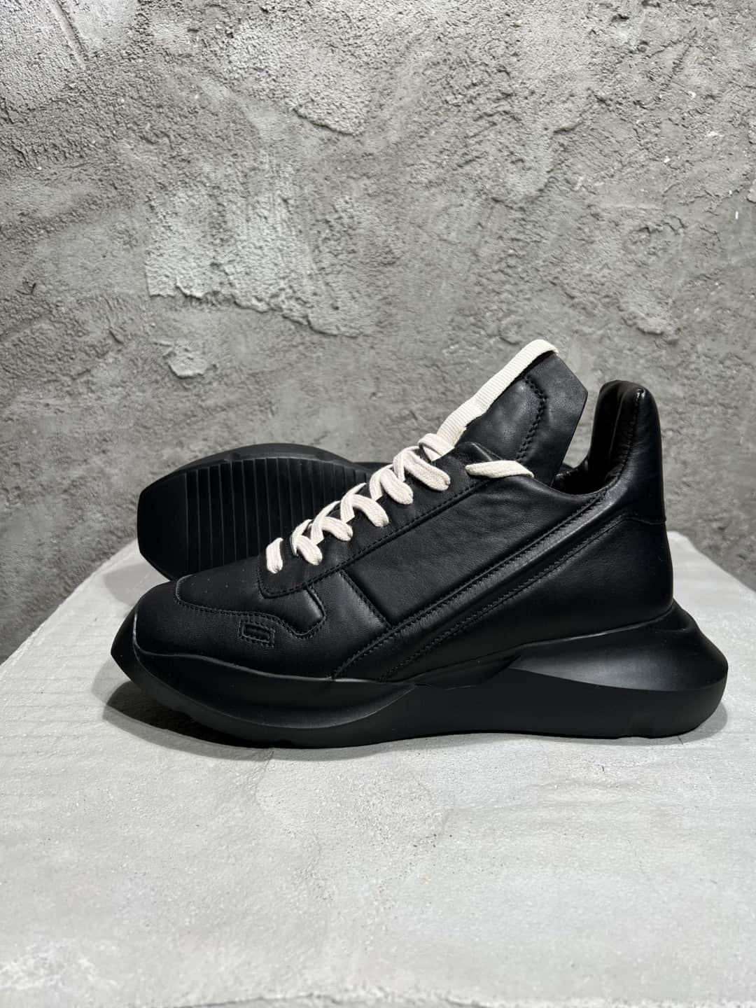 Rick Owens Sneakers - RS001