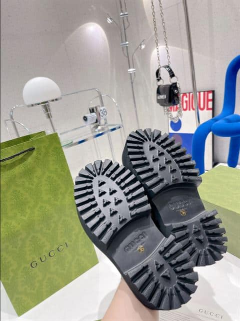 GUCCI WONMEN'S PLATFORM PERFORATED G SANDAL - SDG013