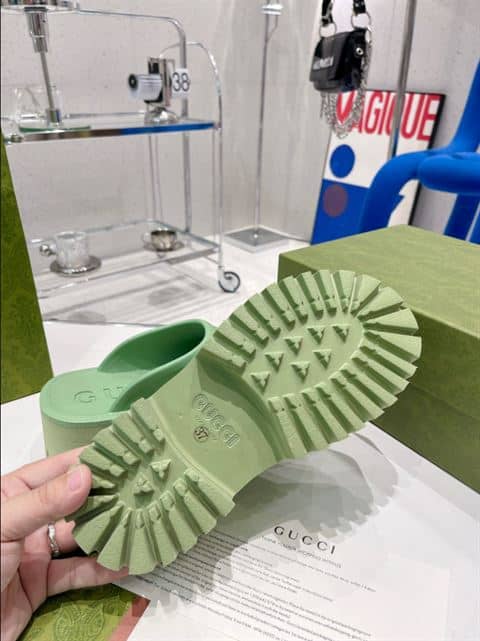 GUCCI WONMEN'S PLATFORM PERFORATED G SANDAL - SDG019