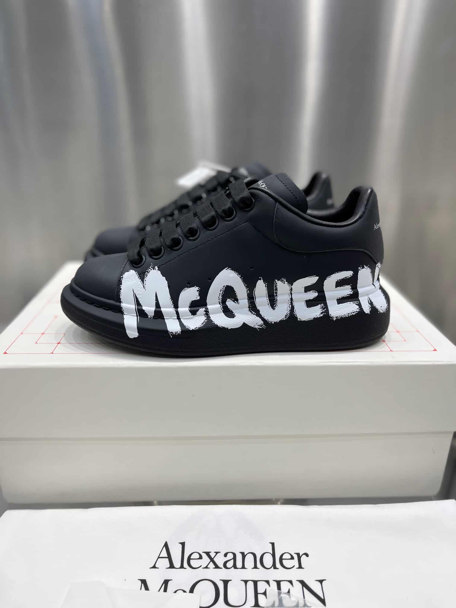 ALEXANDER MCQUEEN SNEAKER - AM26