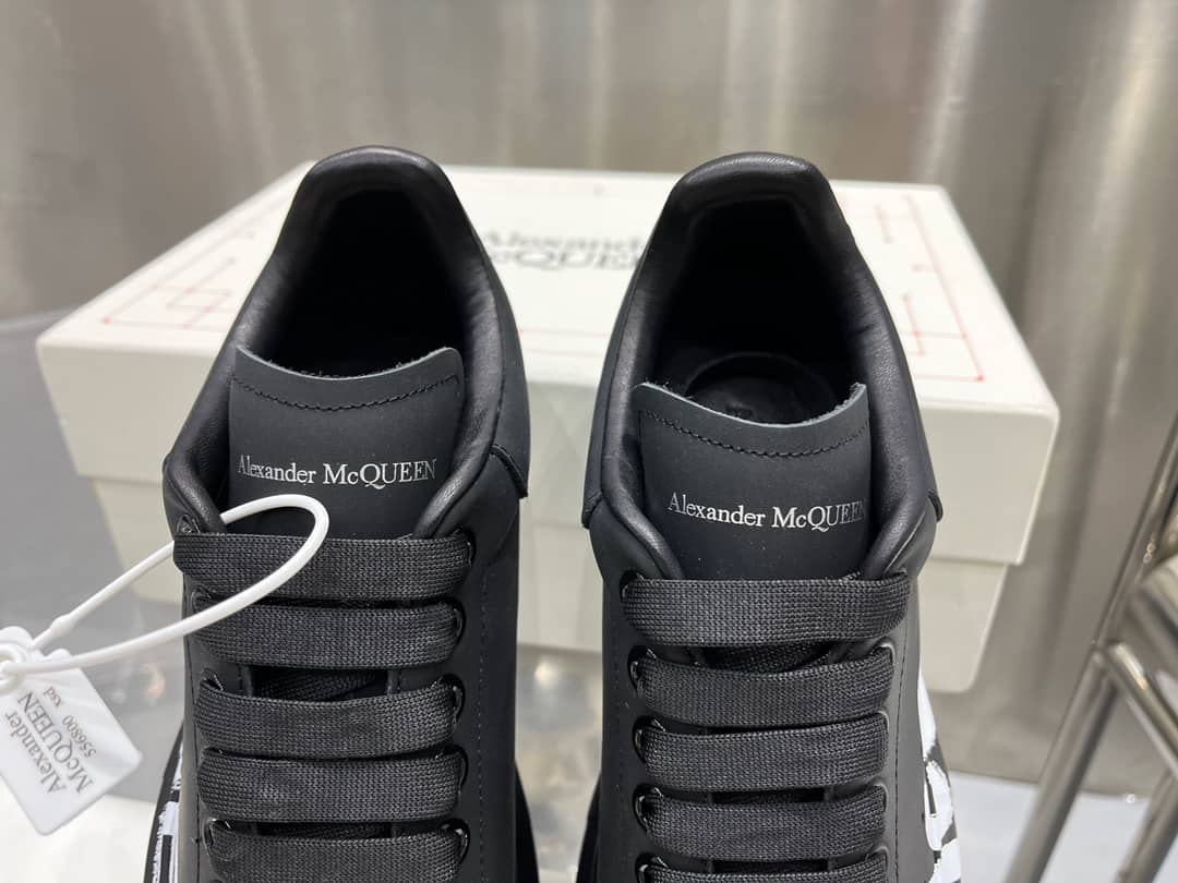 ALEXANDER MCQUEEN SNEAKER - AM26
