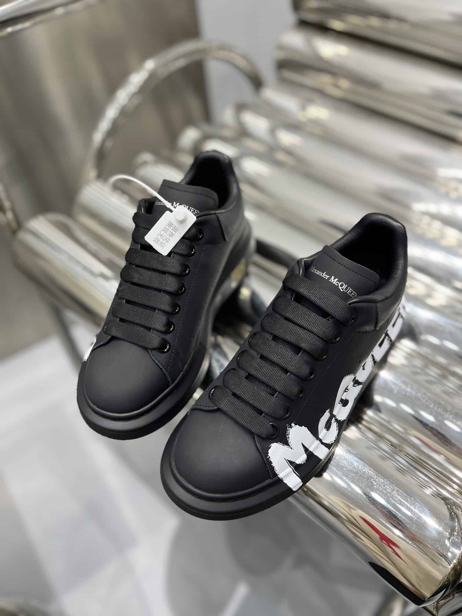 ALEXANDER MCQUEEN SNEAKER - AM26