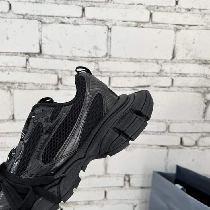 BALENCIAGA MEN'S 3XL TRAINERS - BB213