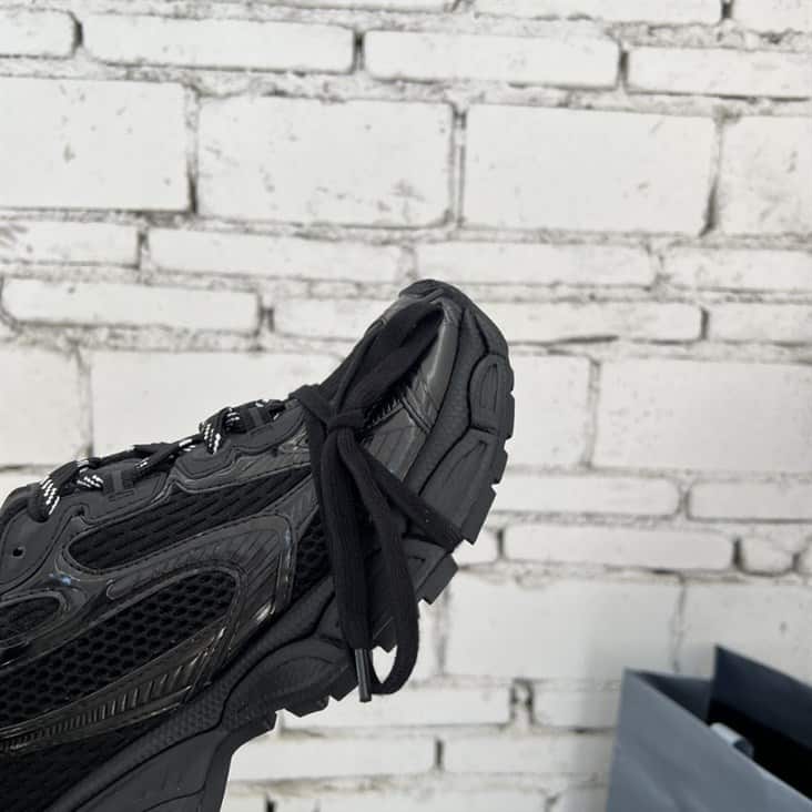 BALENCIAGA MEN'S 3XL TRAINERS - BB213