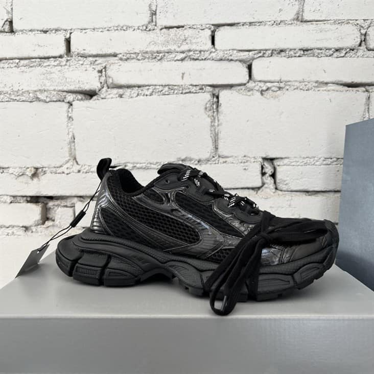 BALENCIAGA MEN'S 3XL TRAINERS - BB213