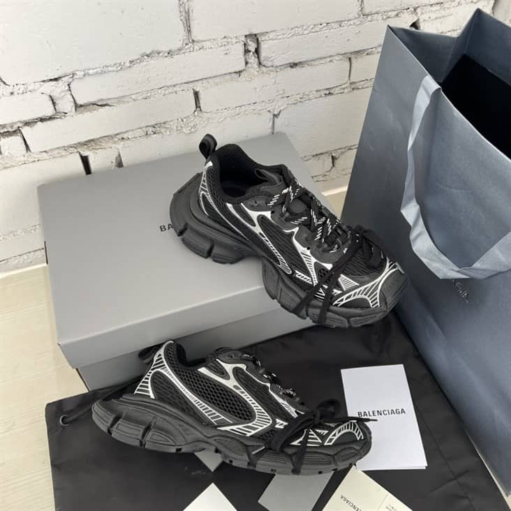 BALENCIAGA MEN'S 3XL TRAINERS - BB215