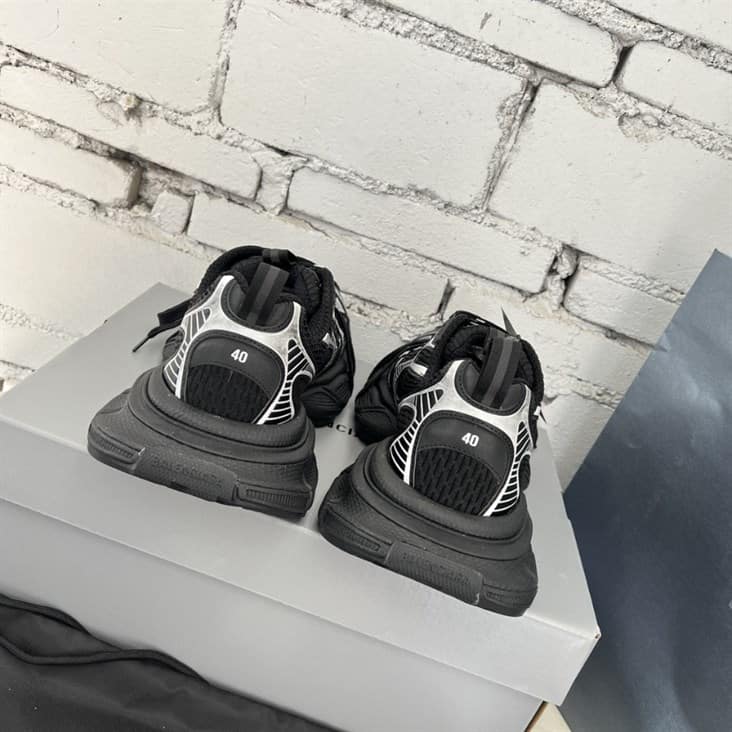 BALENCIAGA MEN'S 3XL TRAINERS - BB215