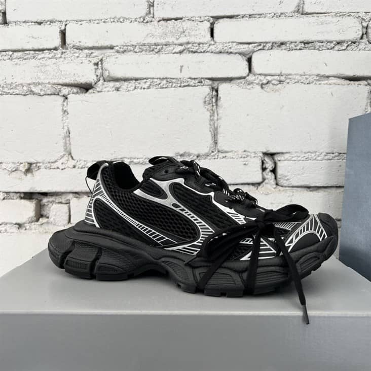 BALENCIAGA MEN'S 3XL TRAINERS - BB215