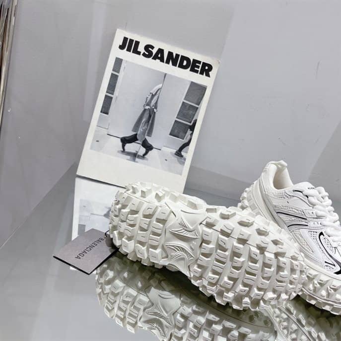 BALENCIAGA MEN'S DEFENDER TRAINERS - BB225